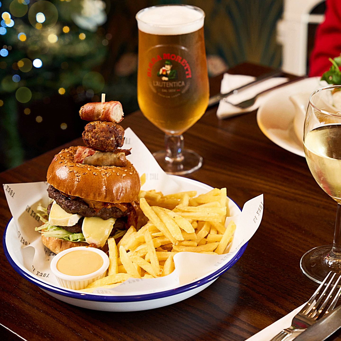 Festive Lunch & Dinner at The Red Sails Hull in Kingston Upon Hull